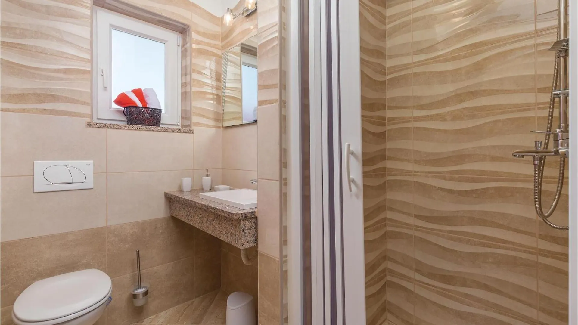 Awesome Home In Nedescina With Kitchen Nyaraló