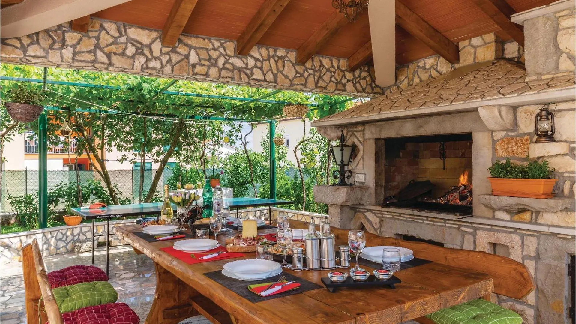 Awesome Home In Nedescina With Kitchen Nyaraló