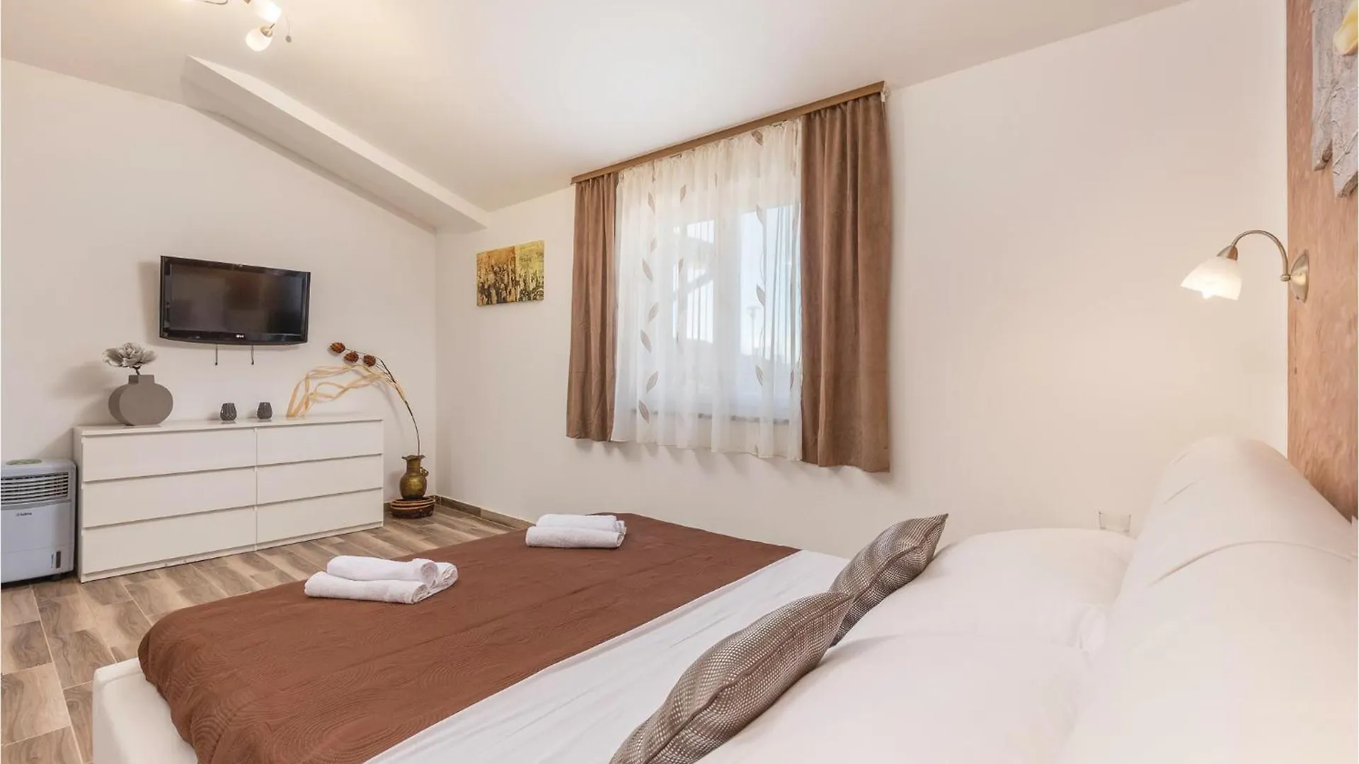 Awesome Home In Nedescina With Kitchen 0*,  Horvátország
